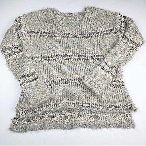 F21 Contemporary Neutral Oversized Knit Sweater - Picture 3 of 6